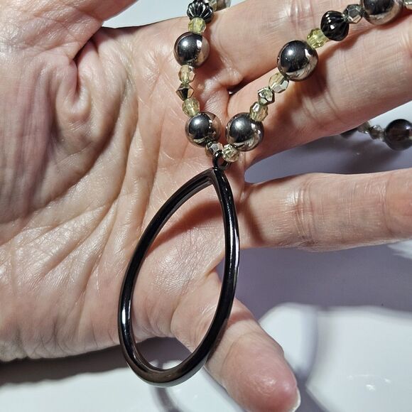 New York Silver Tone Beaded Necklace Teardrop Shaped Pendant 17-19" - Picture 2 of 14